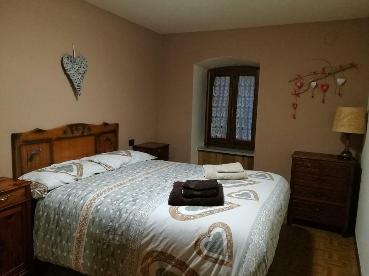 Casa Vacanza In Centro A Ла-Саль Екстер'єр фото