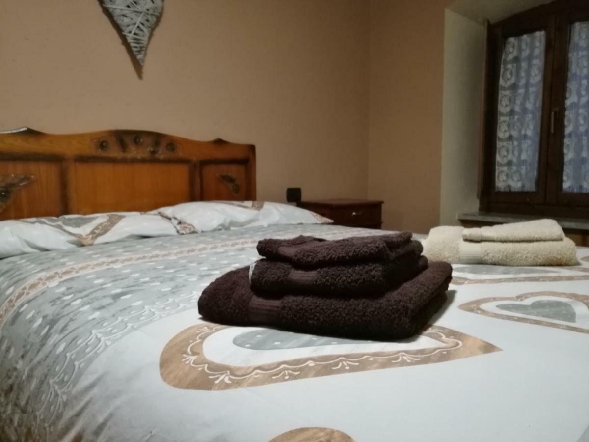 Casa Vacanza In Centro A Ла-Саль Екстер'єр фото