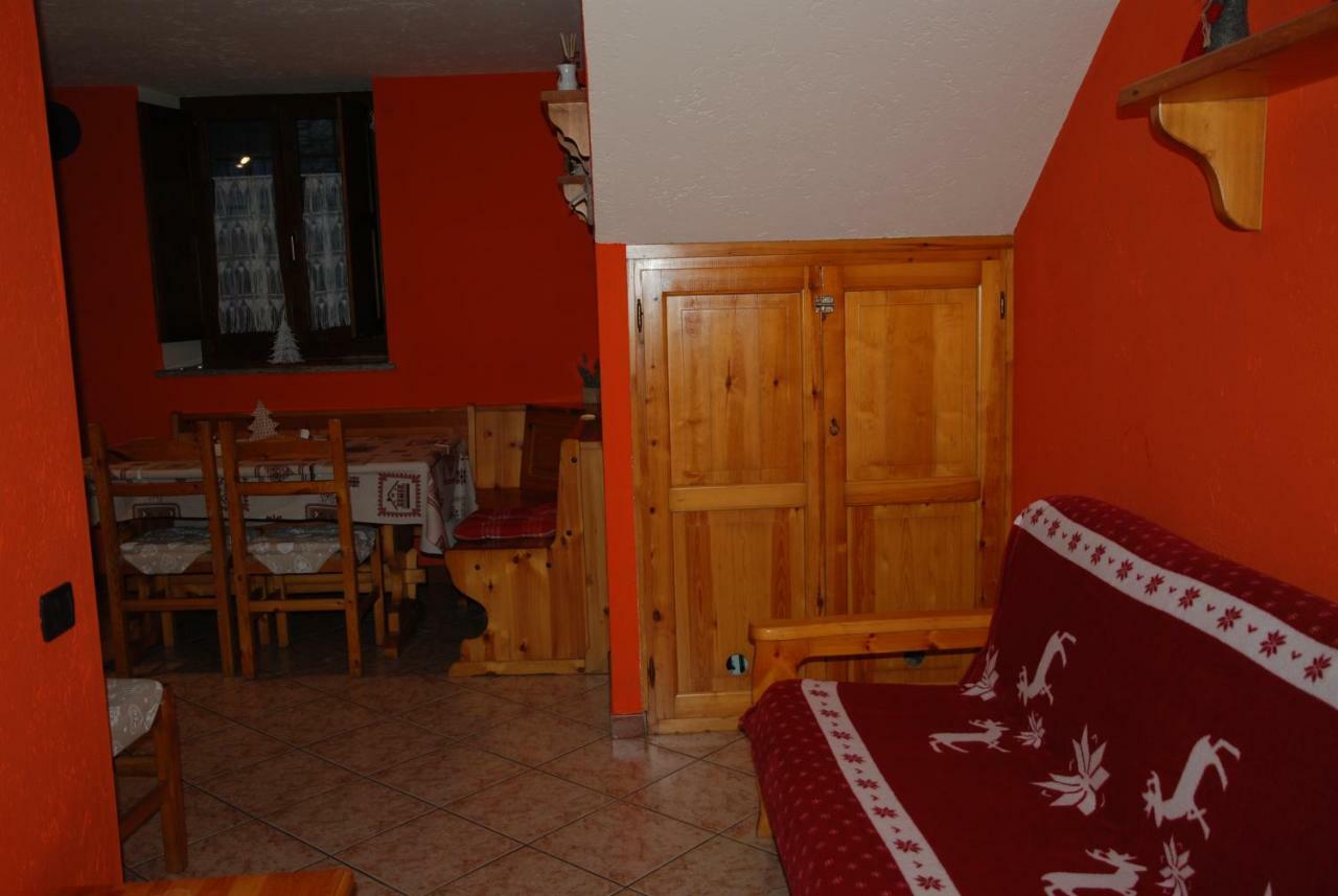 Casa Vacanza In Centro A Ла-Саль Екстер'єр фото